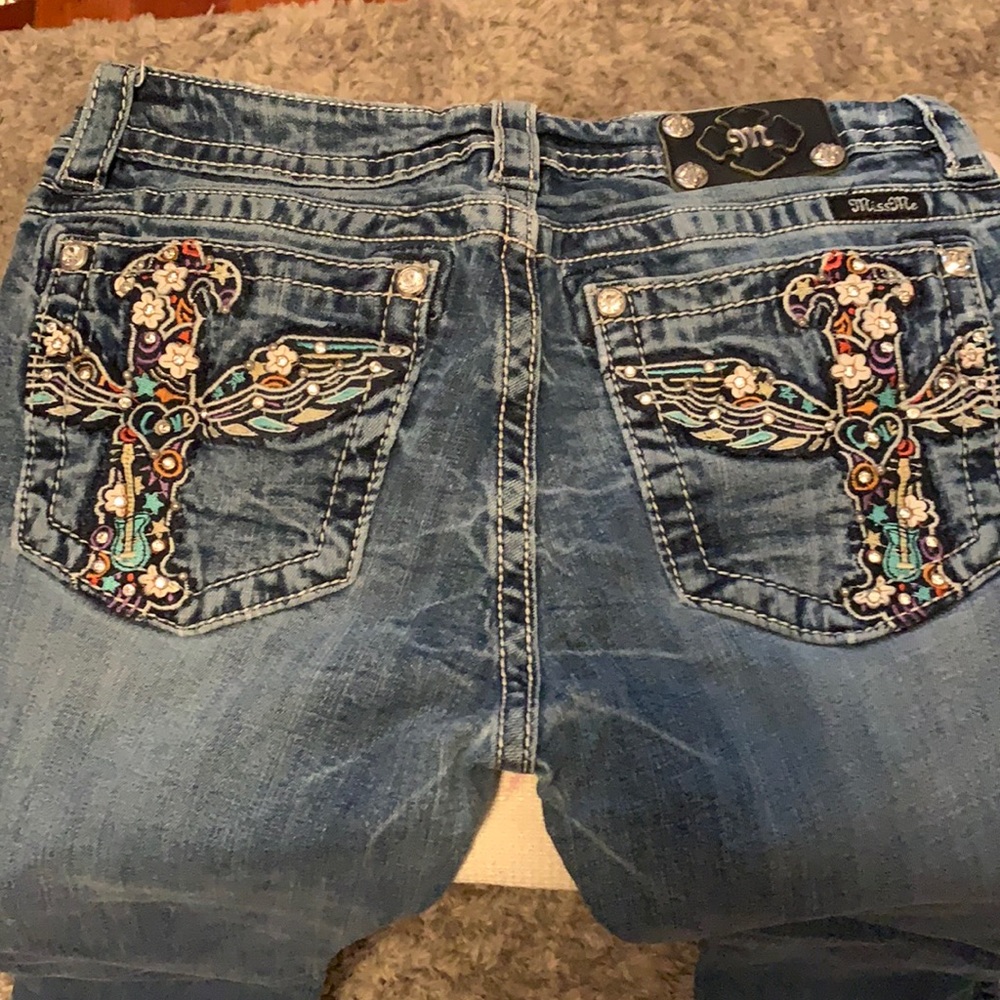 Miss Me embroidered pocket (color) with studs